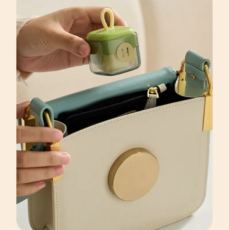 Curățător de buzunar pentru scame, praf si păr de animale