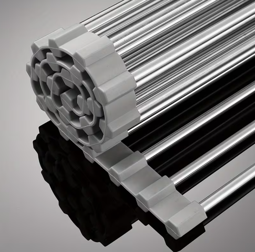 Scurgător rulabil pentru chiuvetă – multifuncțional din inox, lungime 47 cm x 38 cm latime